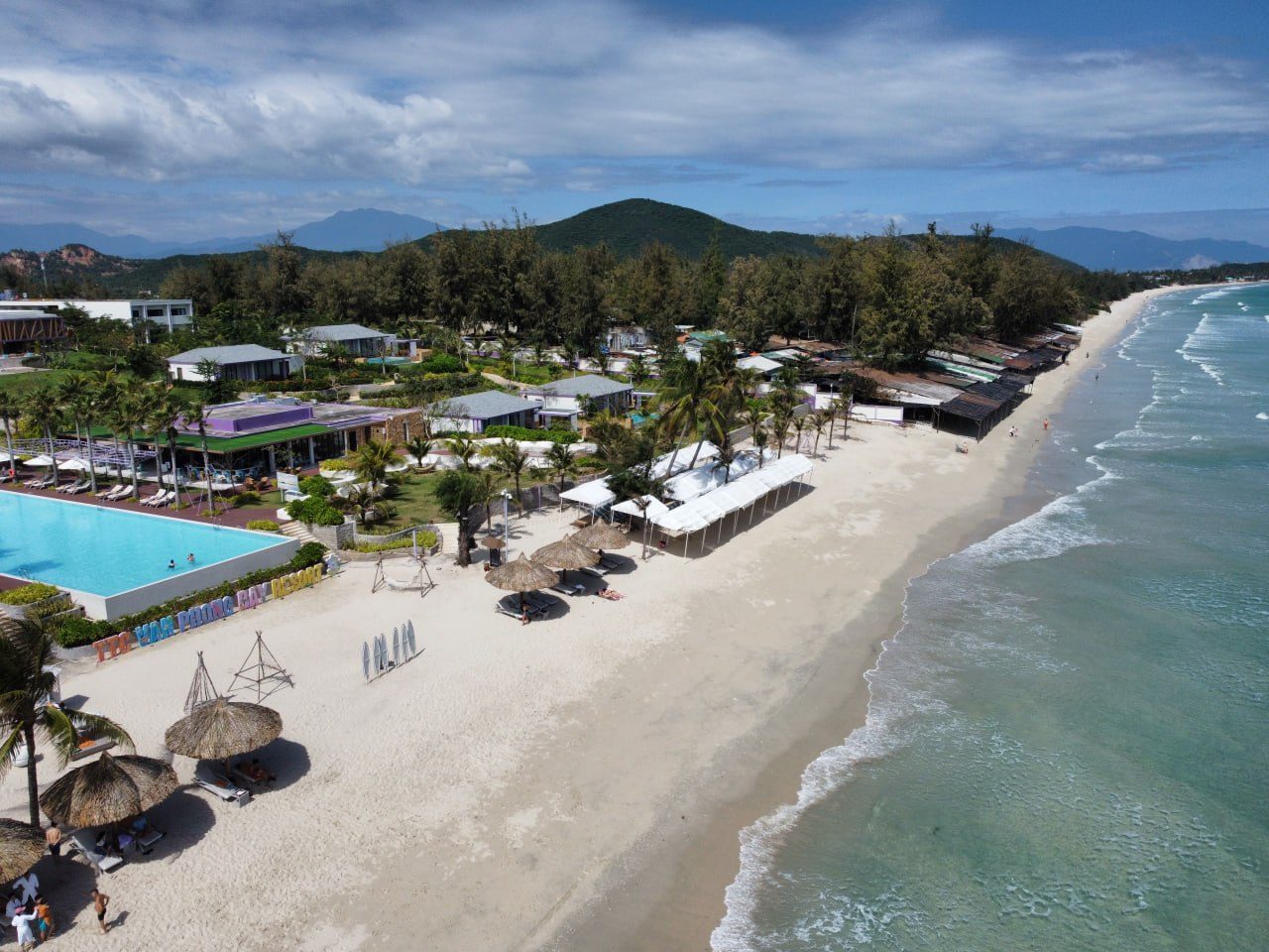 Hon Tam Island